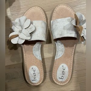 b.o.c sandal with flower